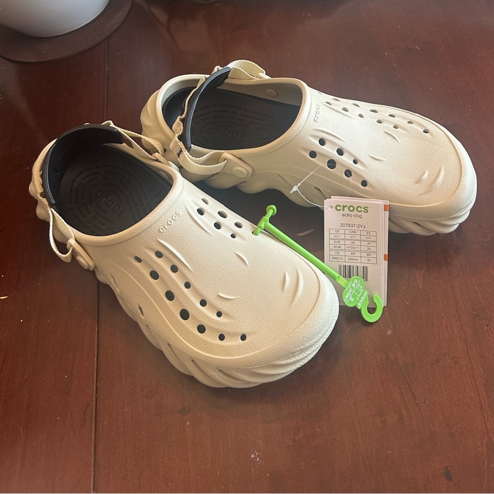 Crocs Echo Clogs